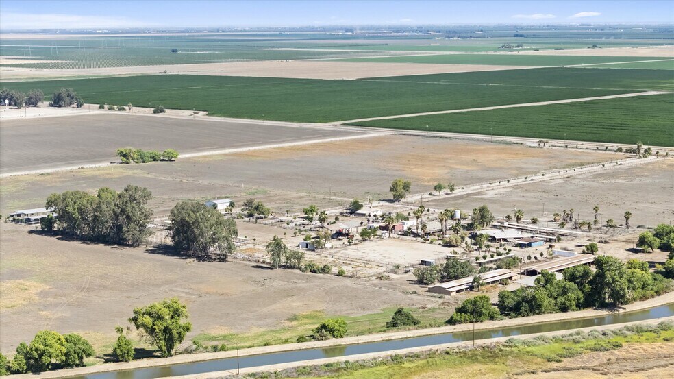 More Photos Of 8661 Herring Rd, Bakersfield Land For Sale