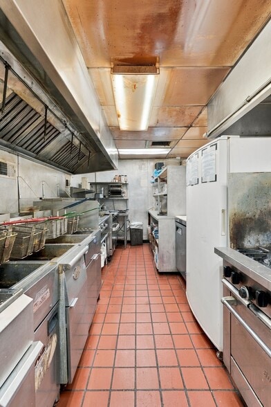 More Photos Of 4264 Murray Hwy, Hardin Restaurant For Sale