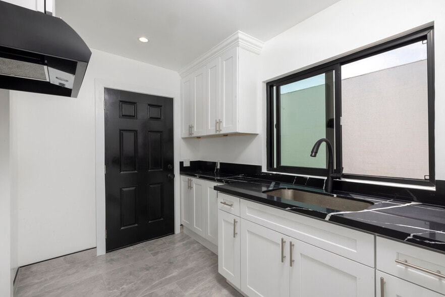 More Photos Of 718 Centinela Ave, Inglewood Storefront For Sale