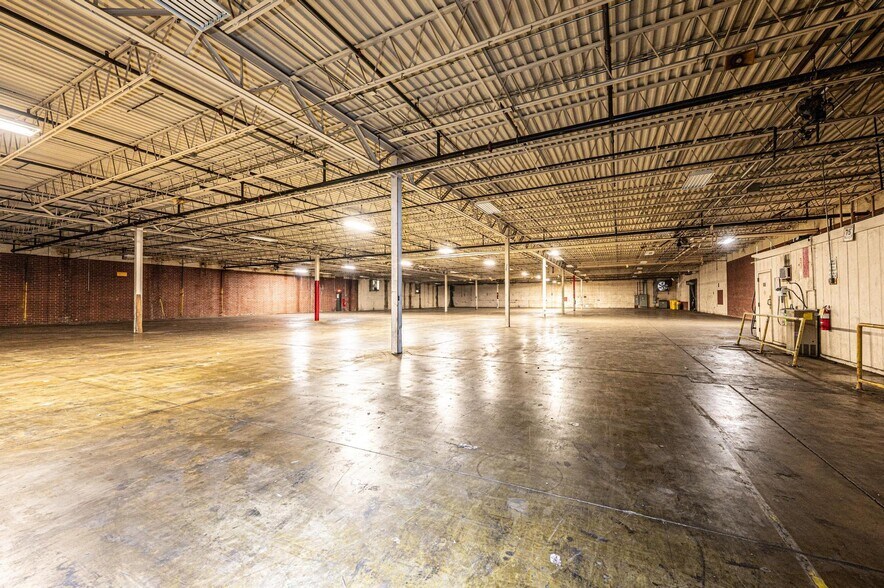 More Photos Of 106 Somerset Dr, Conover Manufacturing For Lease