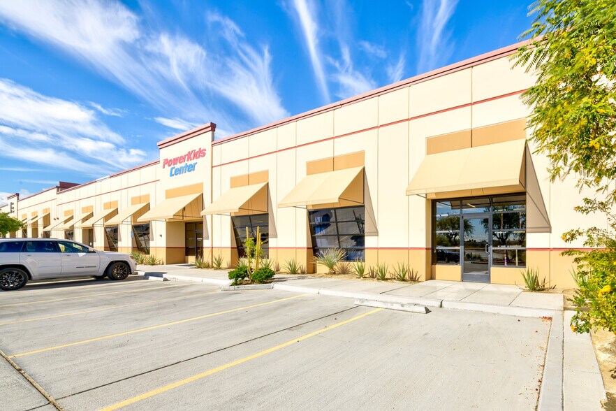 More Photos Of 77851 Los Montanas Rd, Palm Desert Unknown For Lease