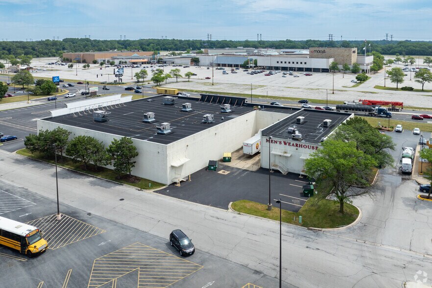 More Photos Of 1370 Torrence Ave, Calumet City Freestanding For Lease