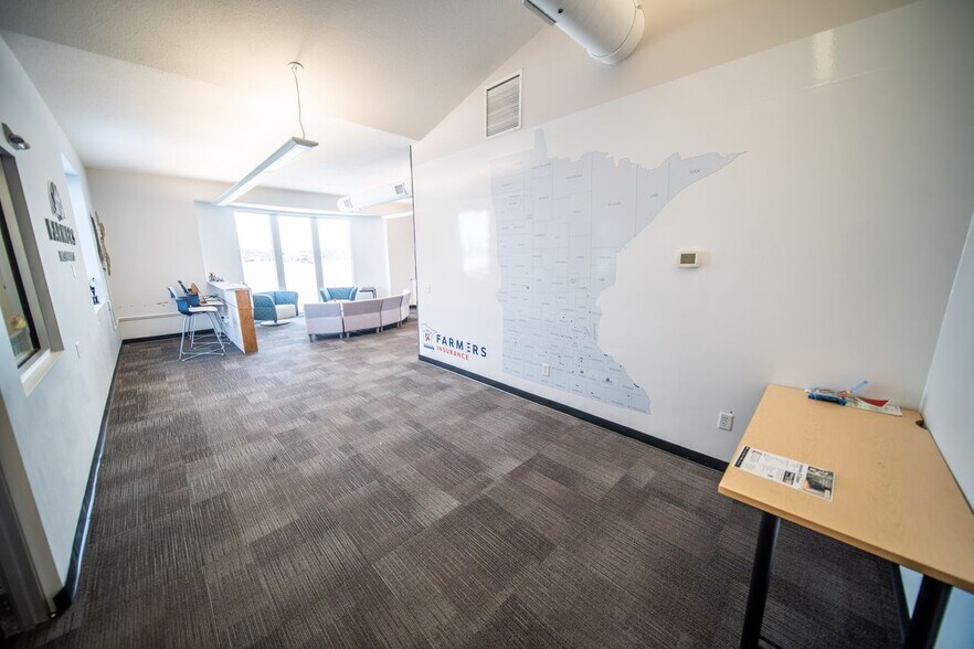 More Photos Of 3625 10th Ln NW, Rochester Office For Sale