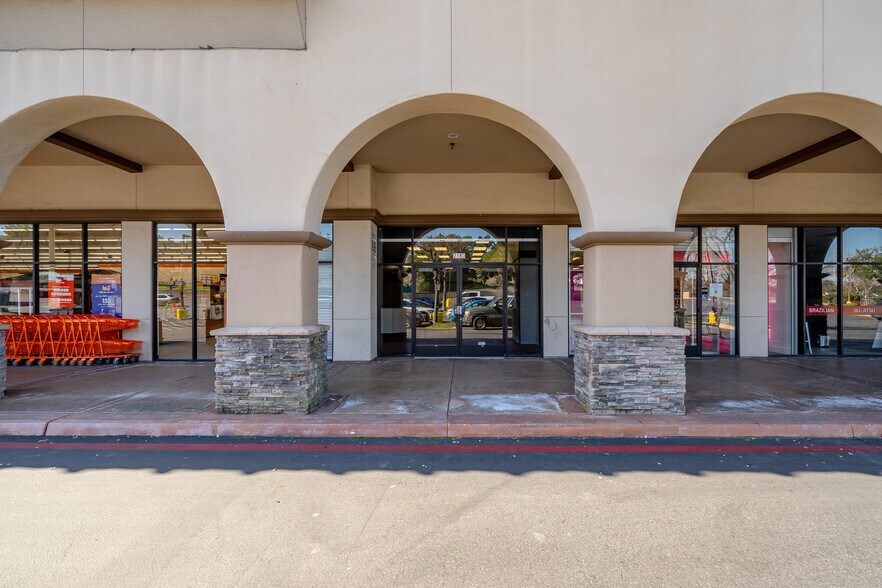 More Photos Of 2040 El Camino Real, Atascadero General Retail For Lease
