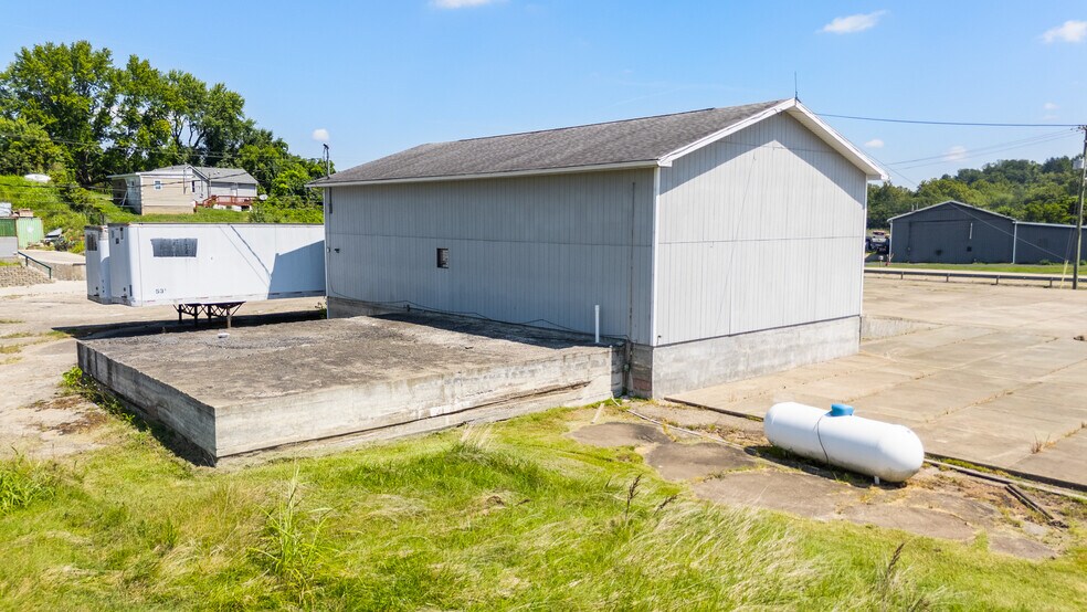 More Photos Of 1025 Gihon Rd, Parkersburg Auto Repair For Sale
