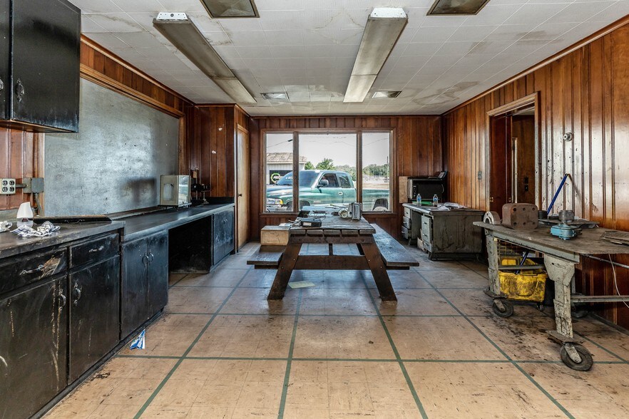 More Photos Of 283 N Main St, Fredericktown Industrial For Sale