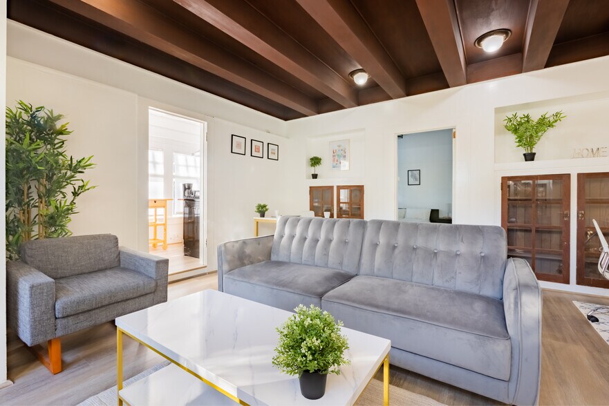 More Photos Of 400 Lagunitas Ave, Oakland Apartments For Sale