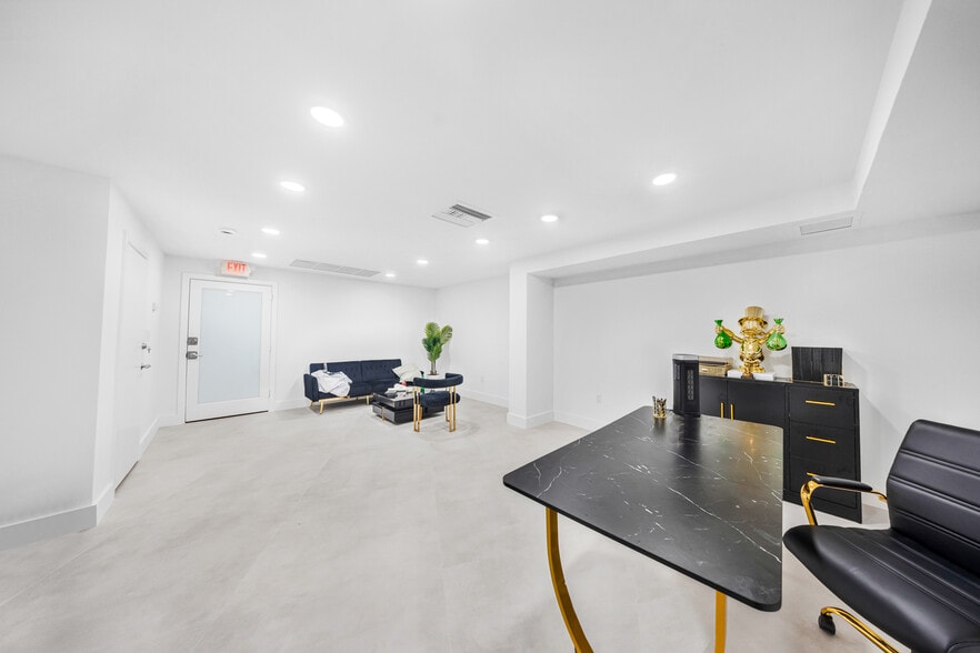 More Photos Of 5401 Collins Ave, Miami Beach Apartments For Sale