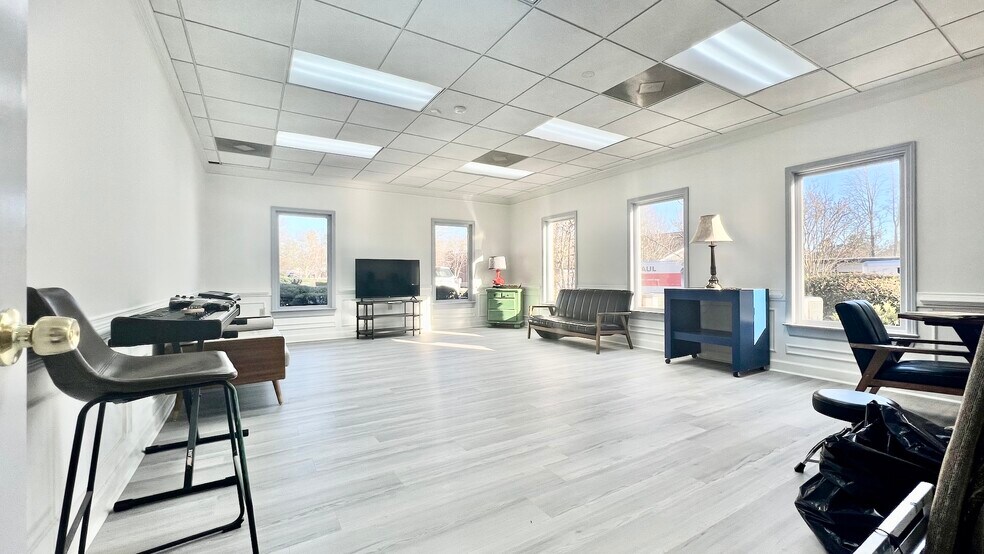 More Photos Of 13784 Highway 9 N, Milton Loft Creative Space For Lease