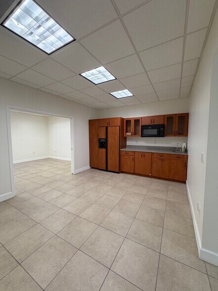 More Photos Of 16115-16155 SW 117th Ave, Miami Light Distribution For Sale