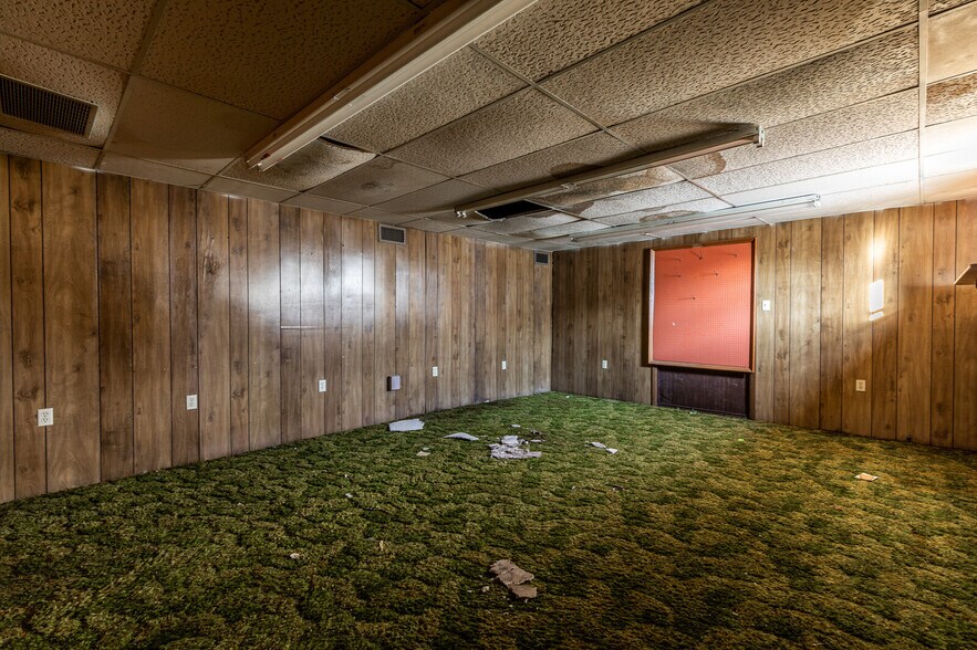 More Photos Of 400 Highway 22, Clifton Storefront Retail Office For Lease