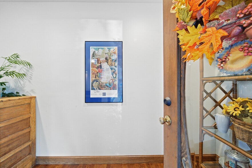 More Photos Of 601 S Cherokee St, Catoosa Office For Sale