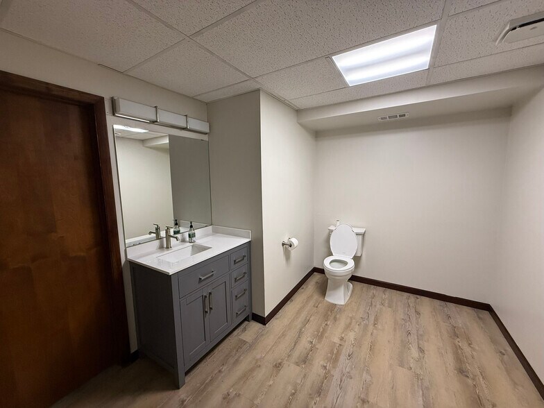 More Photos Of 8767 N 32nd St, Richland Warehouse For Sale