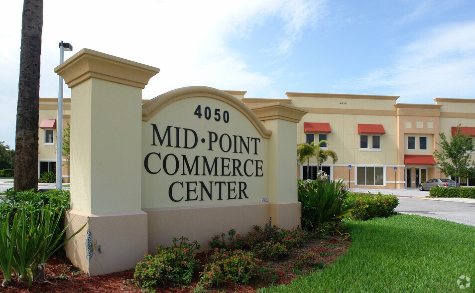 More Photos Of 4050 Westgate Ave, West Palm Beach Showroom For Lease