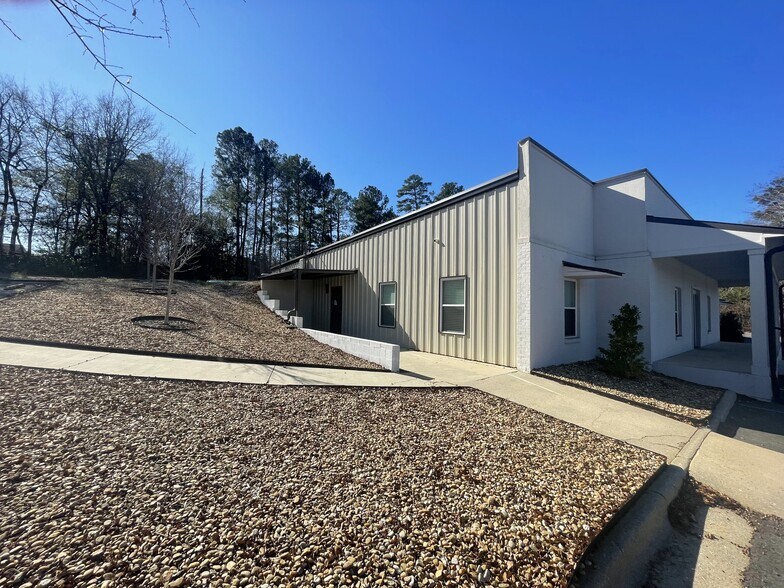 More Photos Of 629 E Forsyth St, Americus Office For Sale