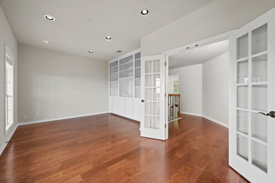 More Photos Of 19019 TX-71, Spicewood Office Residential For Sale