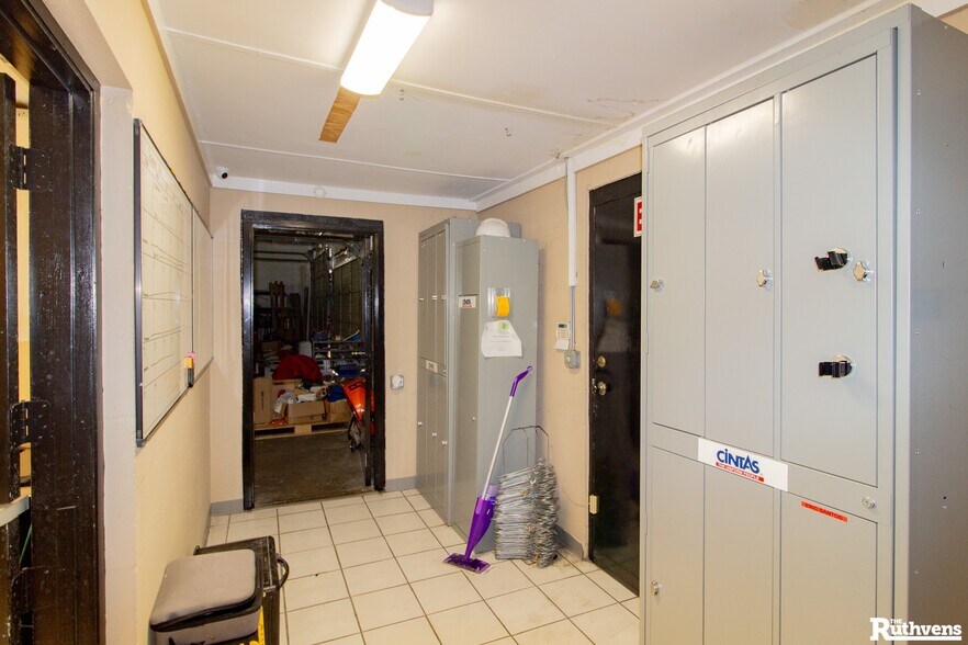 More Photos Of 1310 E Canal St, Mulberry Auto Repair For Sale