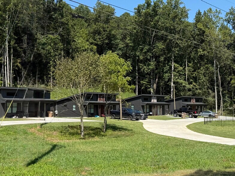 Primary Photo Of 1270 Tunnel Hill Varnell rd, Dalton Multifamily For Sale