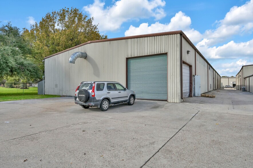 More Photos Of 1720 FM 1960 Rd E, Houston Warehouse For Sale