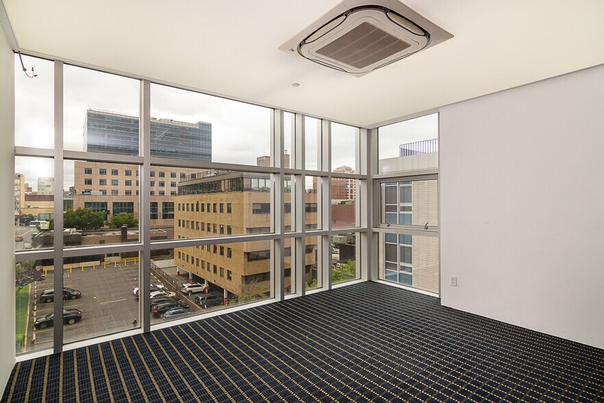 More Photos Of 136-33 37th Ave, Flushing Medical For Sale