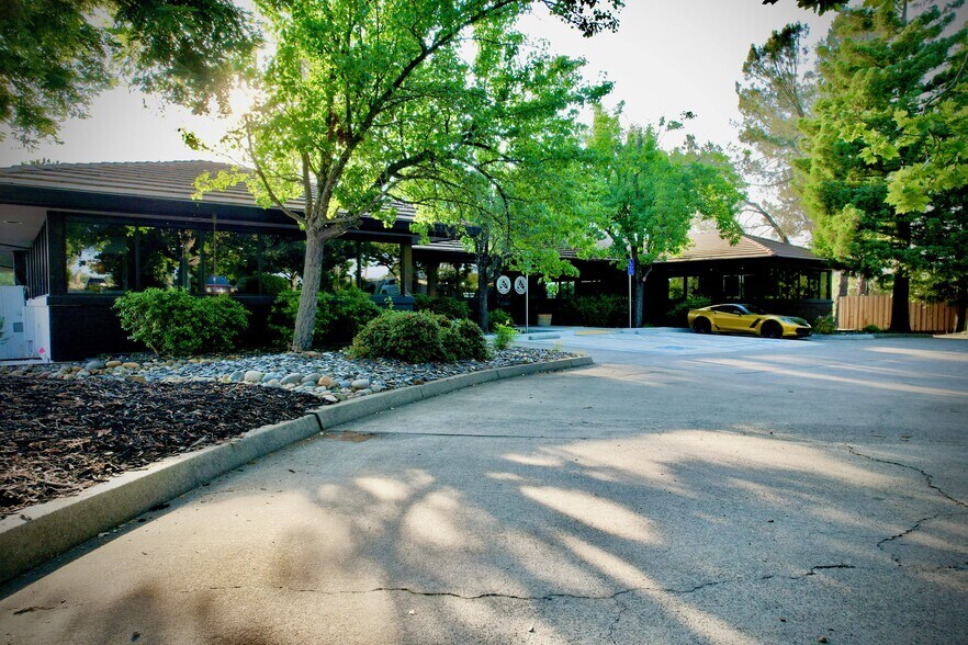 More Photos Of 3932 Ponderosa Rd, Shingle Springs Office For Sale