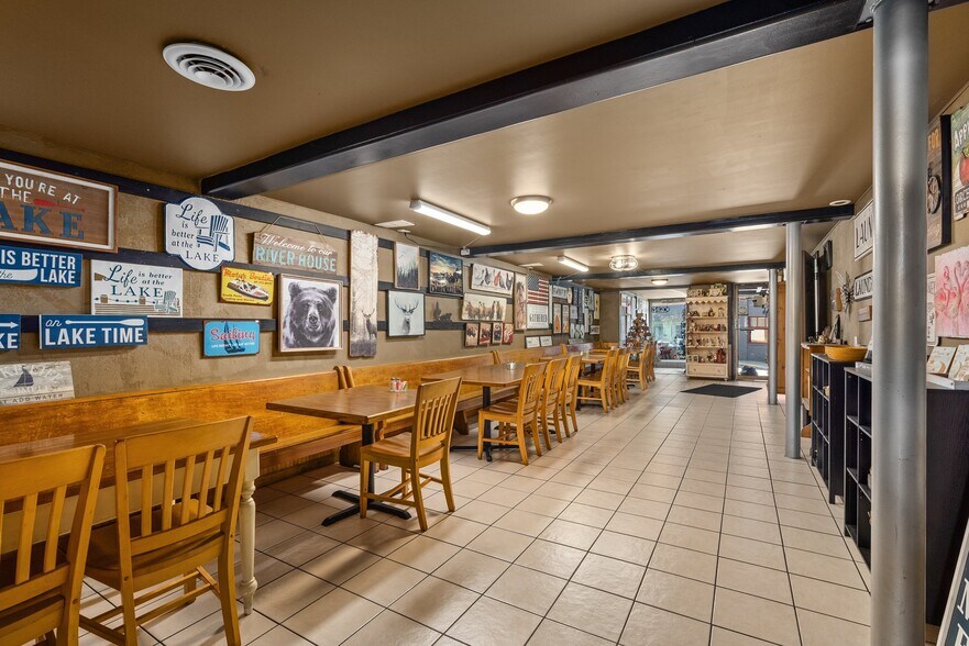 More Photos Of 531-535 N Market Blvd, Chehalis Restaurant For Sale