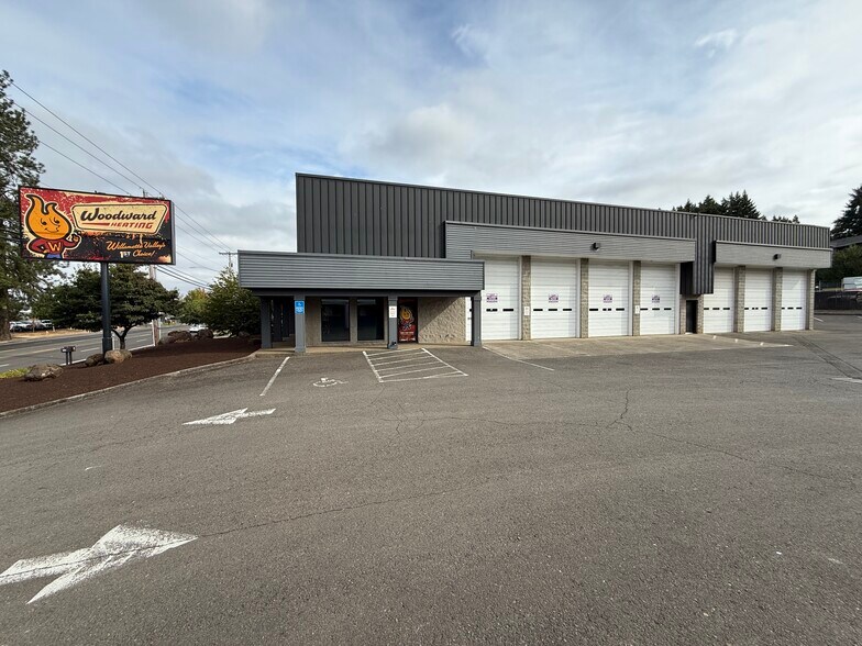 More Photos Of 5490 Commercial St SE, Salem Flex For Sale