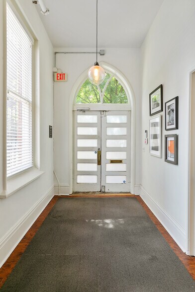 More Photos Of 104 N 19th St, Richmond Loft Creative Space For Sale