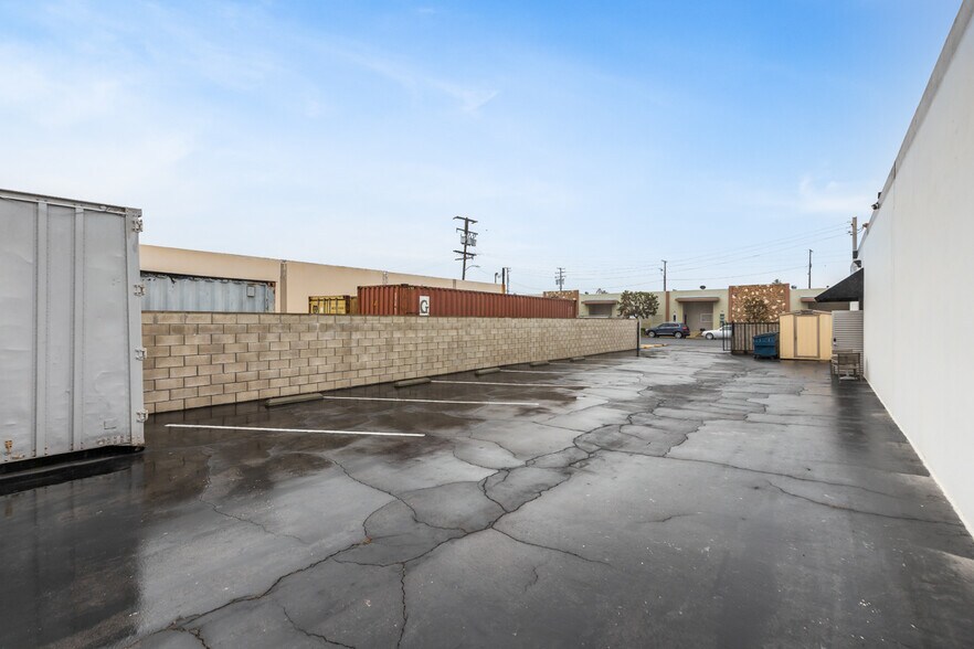 More Photos Of 640 Terminal Way, Costa Mesa Light Manufacturing For Lease