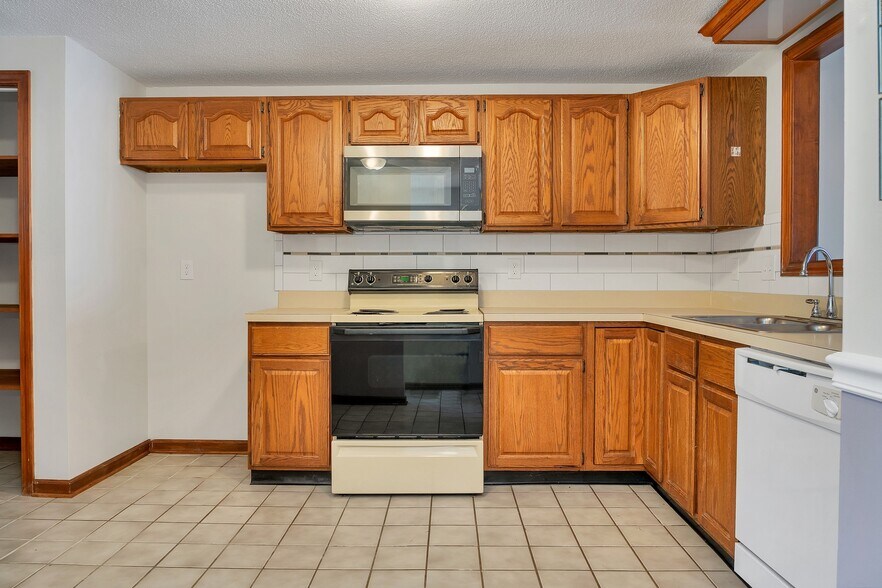 More Photos Of 88 Cove St, New Haven Apartments For Sale