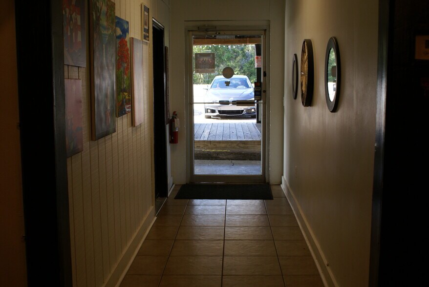 More Photos Of 8771 US Highway 301 S, Jacksonville Restaurant For Sale