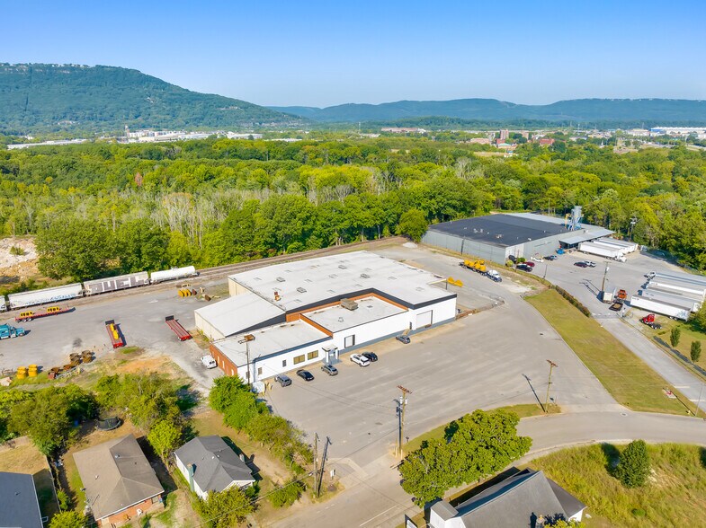 More Photos Of 2555 Cannon Ave, Chattanooga Manufacturing For Lease