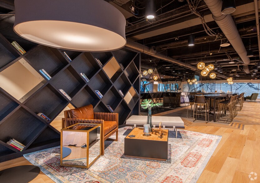 More Photos Of 100 S 5th St, Minneapolis Office For Lease