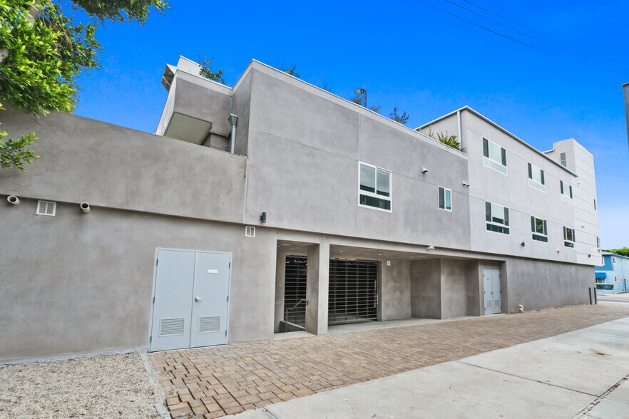 More Photos Of 2336 Westwood Blvd, Los Angeles Apartments For Lease