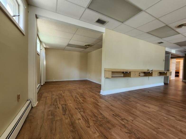 More Photos Of 410 Main St, Southington Storefront Retail Office For Sale