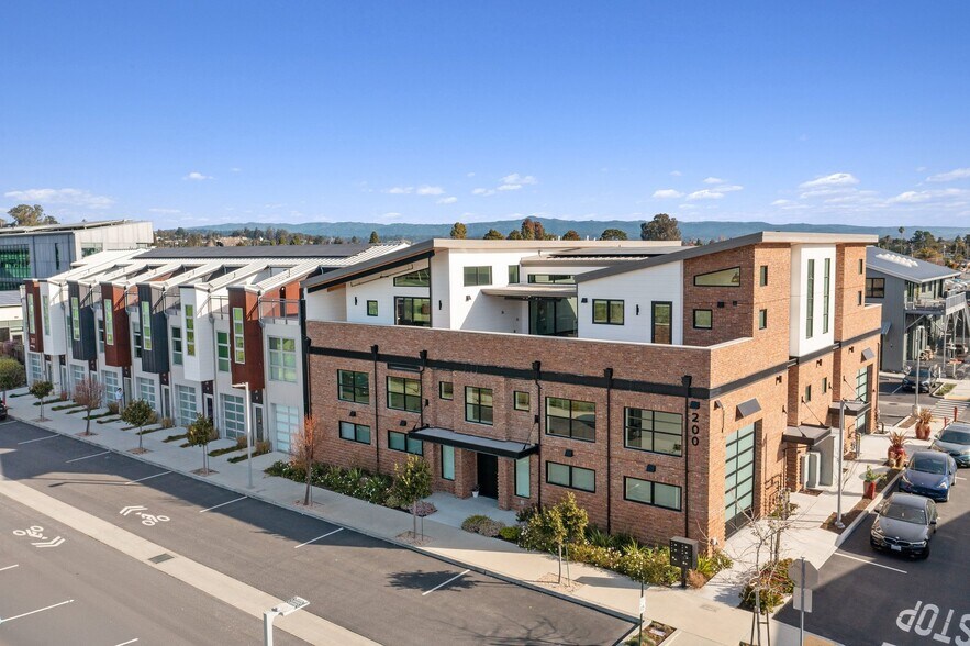 More Photos Of 200 Panetta Ave, Santa Cruz Showroom For Sale