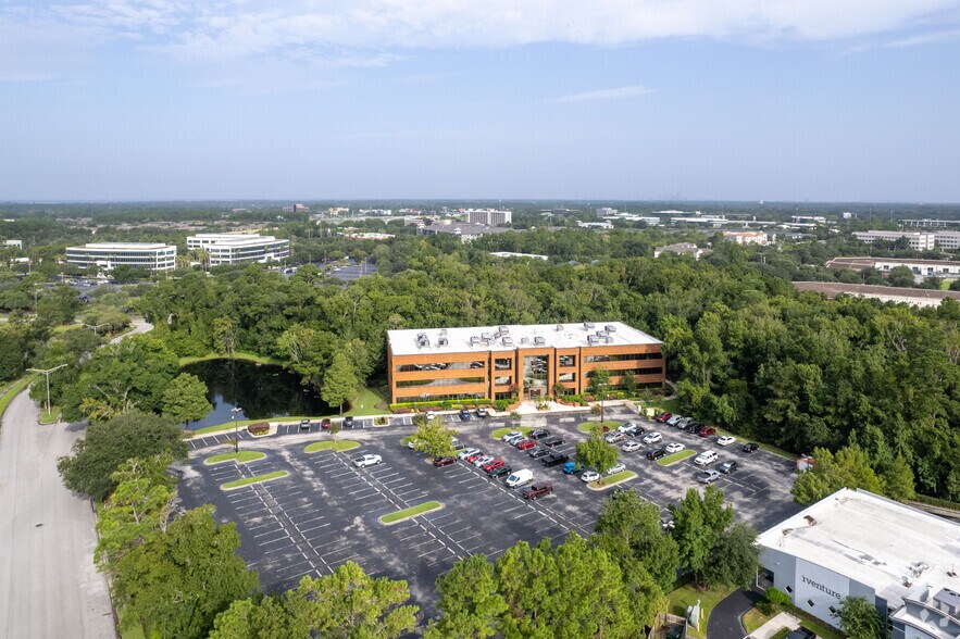 More Photos Of 7751 Belfort Pky, Jacksonville Office For Lease