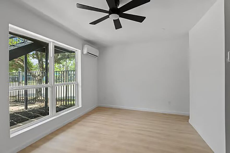 More Photos Of 6840 Fairway Dr, Houston Apartments For Sale