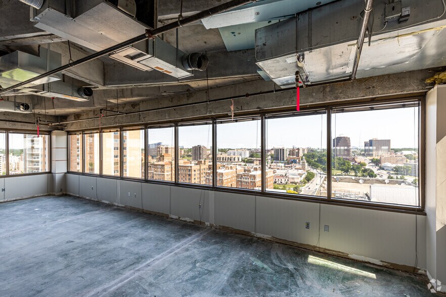 More Photos Of 4900 Main St, Kansas City Office For Lease