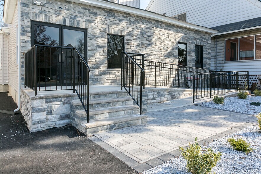 More Photos Of 184 Livingston Ave, New Brunswick Medical For Lease