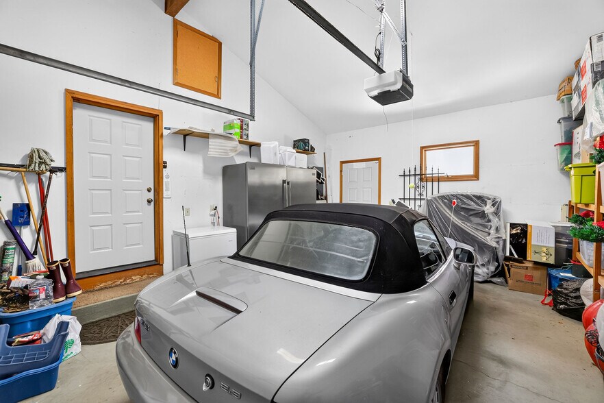 More Photos Of 420-422 Main Street St, Riggins Specialty For Sale