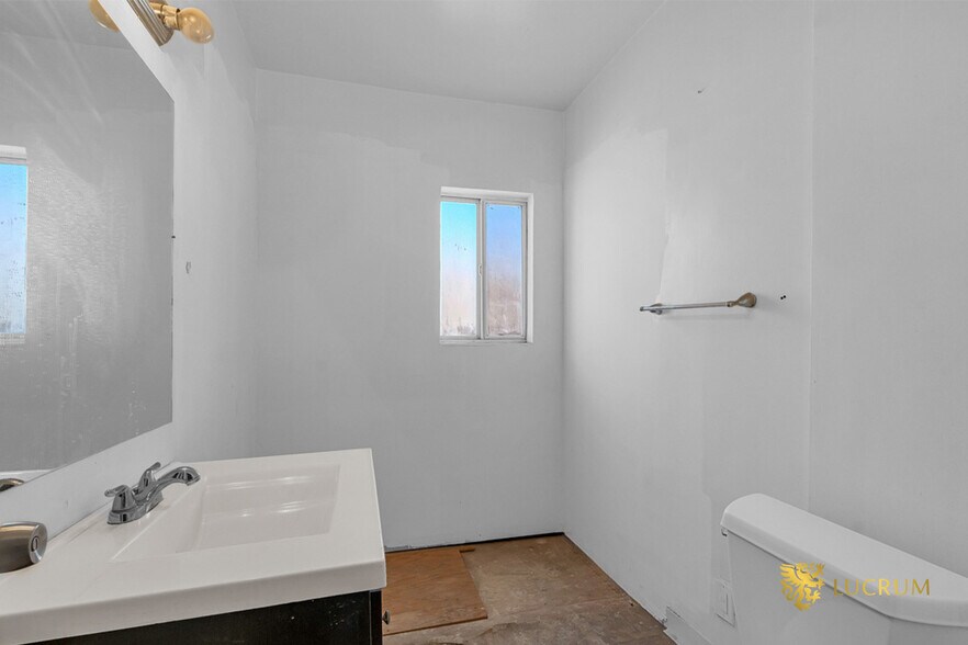 More Photos Of 11311 Burbank Blvd, North Hollywood Apartments For Sale