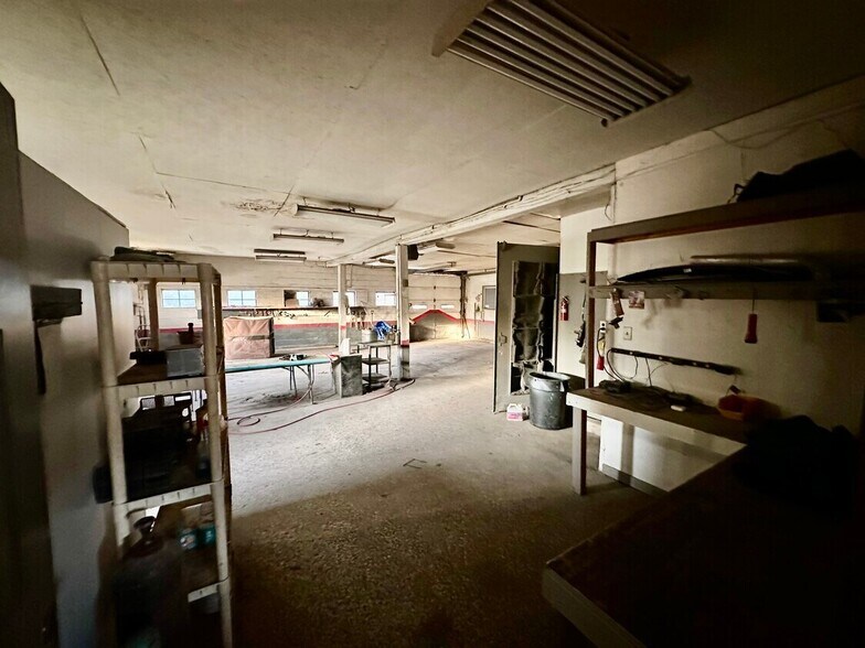 More Photos Of 1501 Oxford State Rd, Middletown Auto Repair For Lease