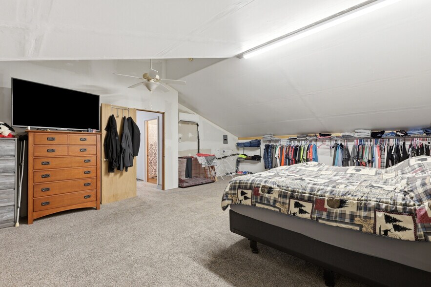 More Photos Of 11700 Sturgis Rd, Summerset Warehouse For Sale