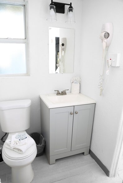 More Photos Of 14711 Gulf Blvd, Madeira Beach Hotel For Sale
