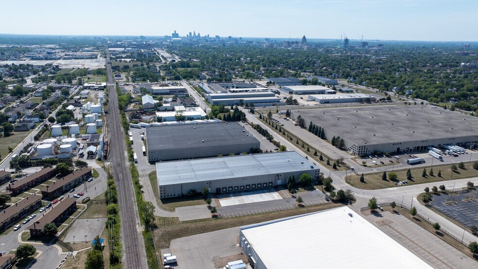 More Photos Of 12280 Oakland Park Boulevard, Highland Park Warehouse For Lease