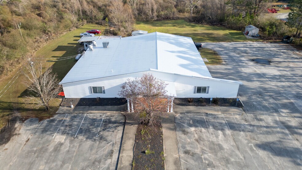 More Photos Of 1686 GOLDEN ISLE W, Baxley Restaurant For Sale