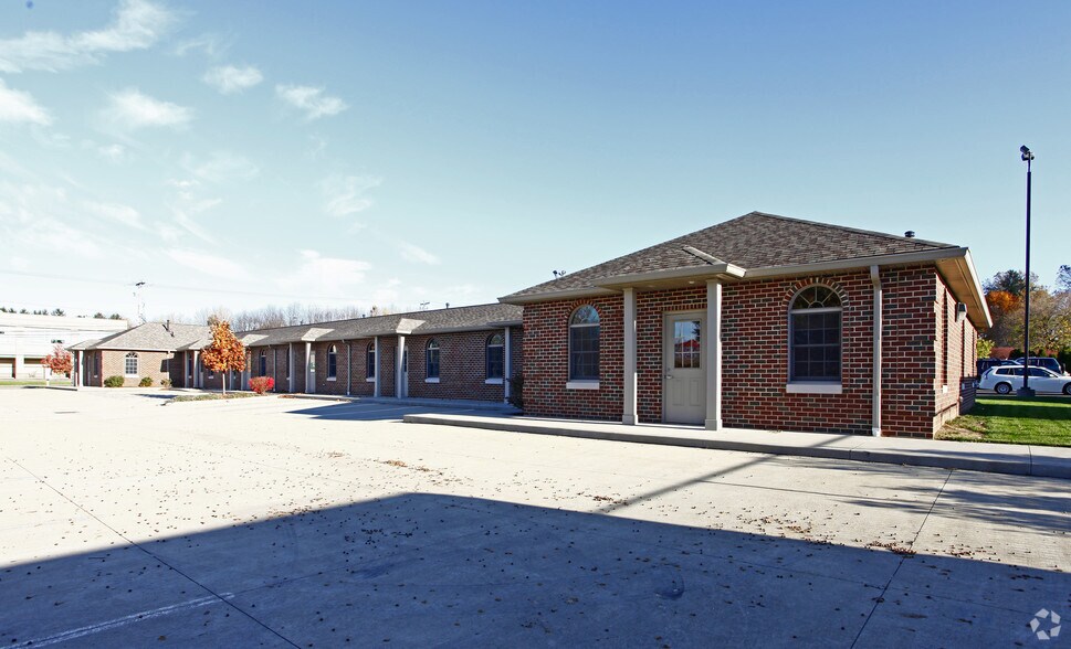 Primary Photo Of 4824-4836 Frank Ave NW, Canton Office For Lease