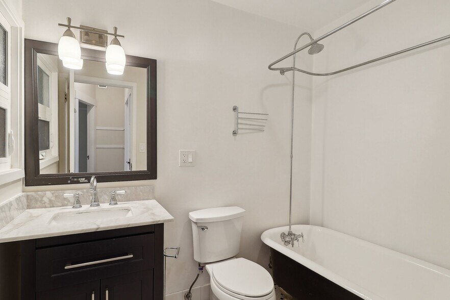 More Photos Of 233-239 Hawthorn St, San Diego Apartments For Sale