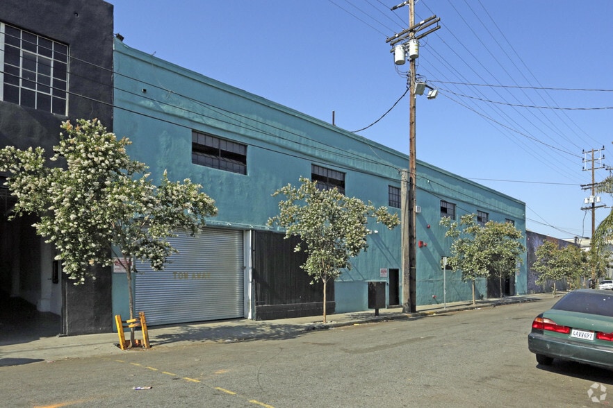 More Photos Of 314 W 58th St, Los Angeles Warehouse For Lease